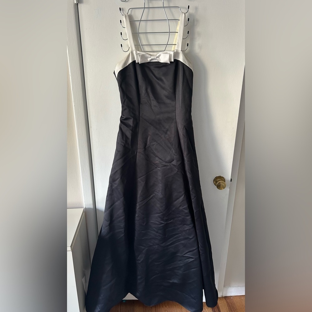 Morgan & Co by Linda Berne Vintage Satin Black Evening Gown with Bowtie sz 11/12